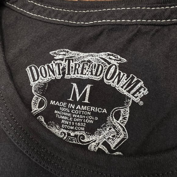 Lucky Brand / Don't Tread On Me “DTOM shield” tee. NWT - Picture 3 of 4